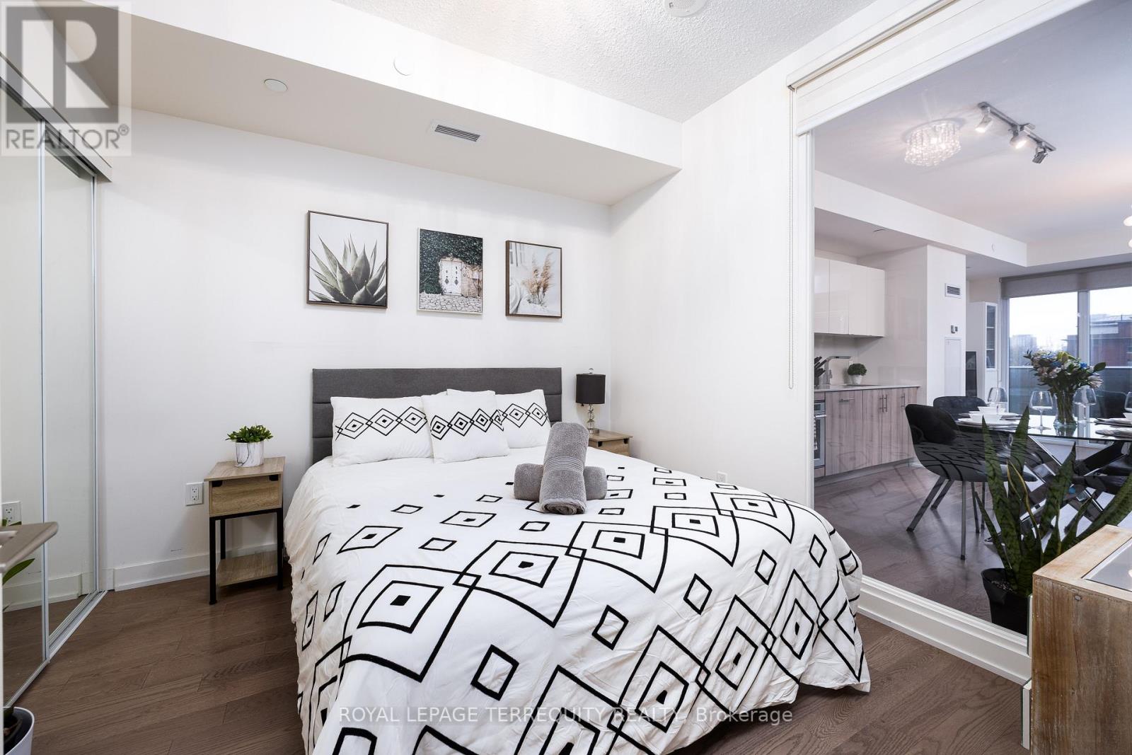 610 - 330 Richmond Street W, Toronto, Ontario  M5V 0M4 - Photo 8 - C12511206