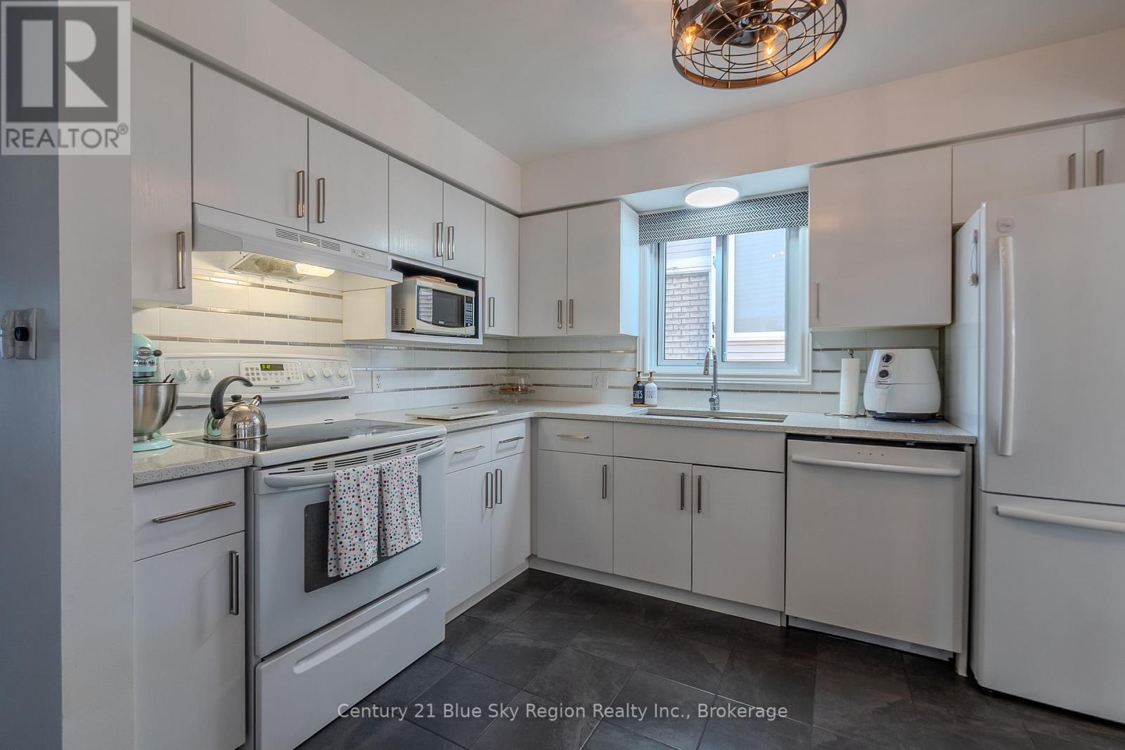 619 Tackaberry Drive, North Bay (West End), Ontario  P1B 9L2 - Photo 11 - X12511302