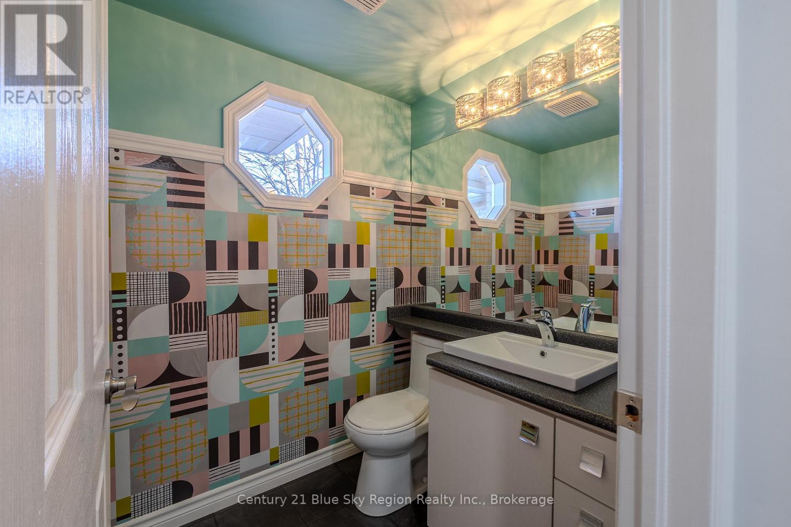 619 Tackaberry Drive, North Bay (West End), Ontario  P1B 9L2 - Photo 6 - X12511302