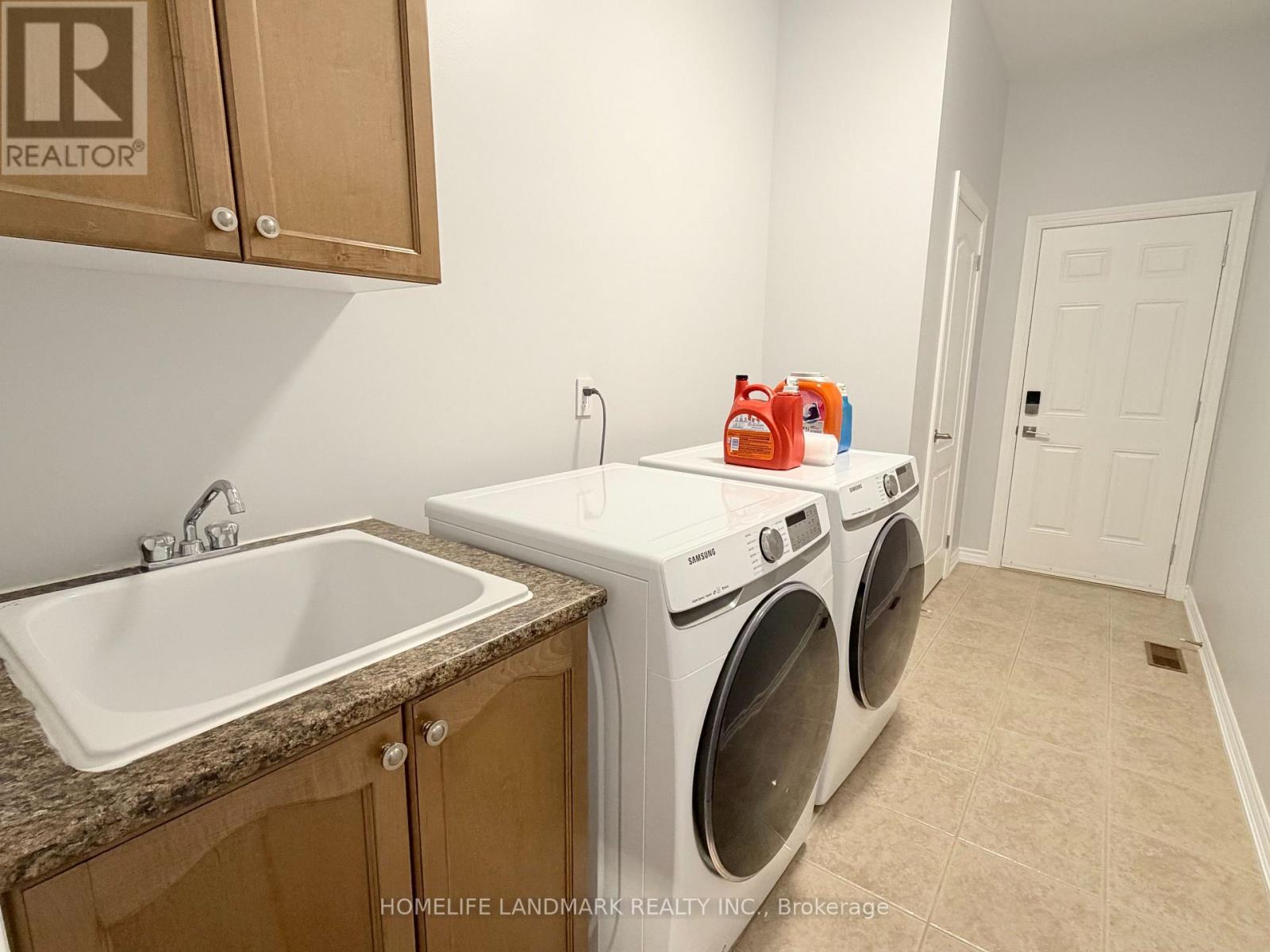 46 Durango Drive, Richmond Hill, Ontario  L4S 2W5 - Photo 9 - N12511088