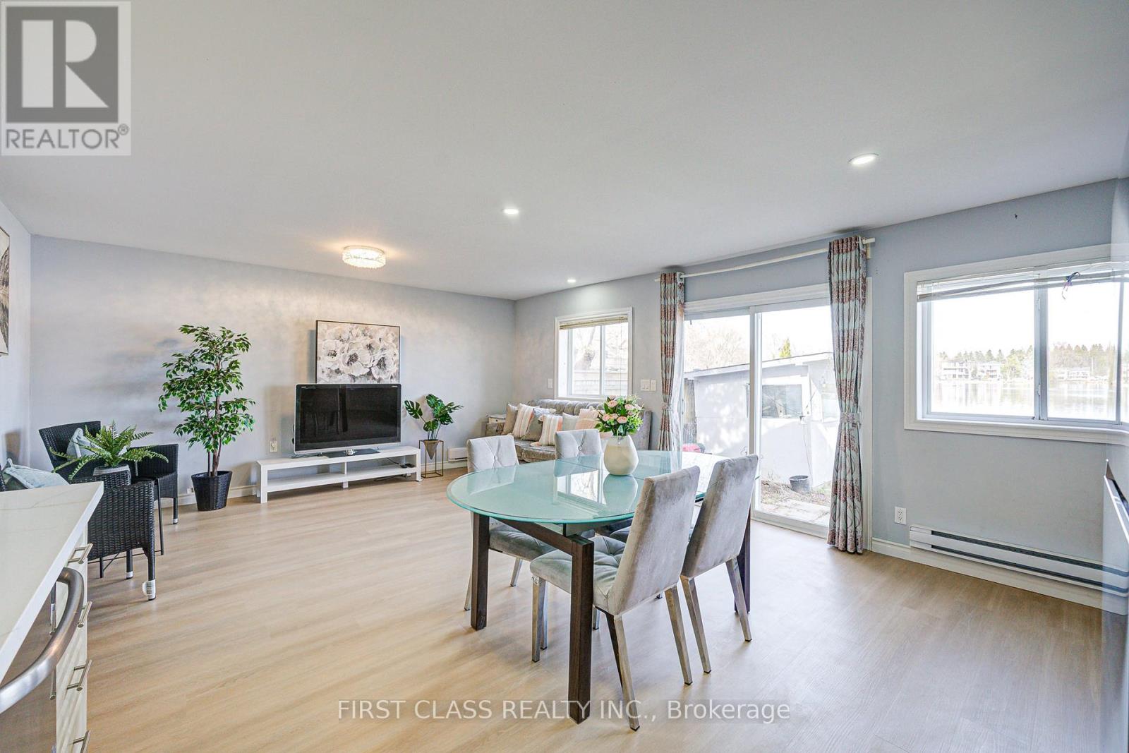 17 Willowbank Avenue, Richmond Hill, Ontario  L4E 3B4 - Photo 11 - N12511098