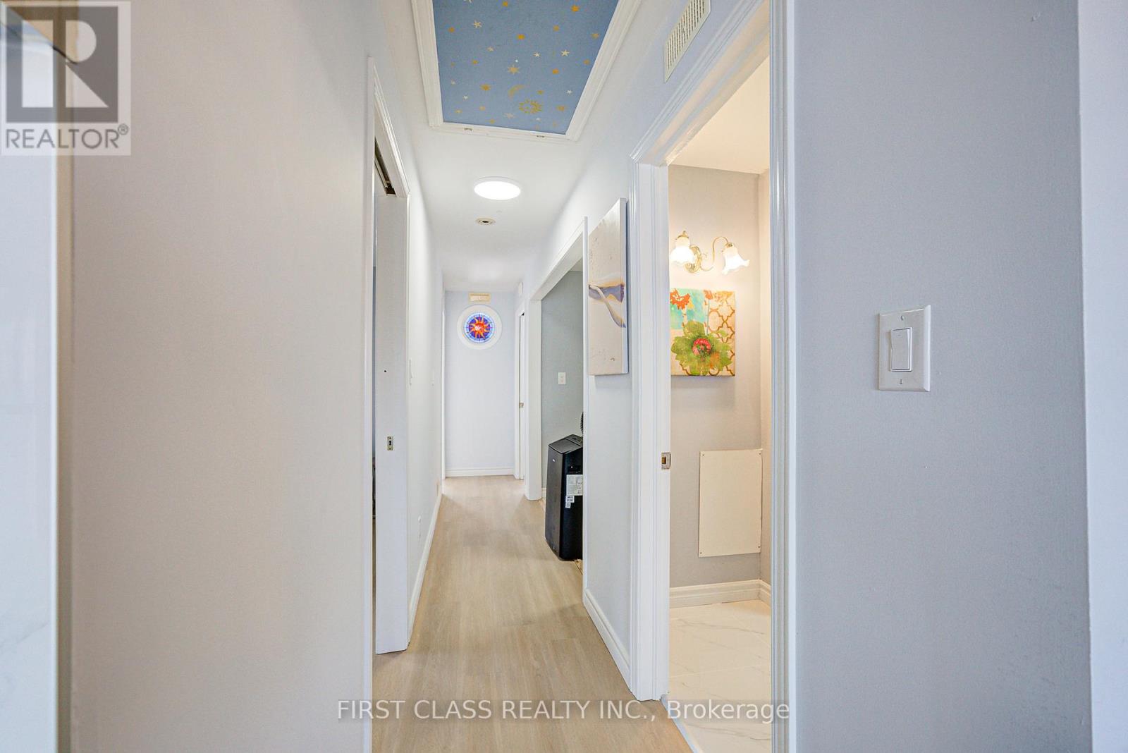 17 Willowbank Avenue, Richmond Hill, Ontario  L4E 3B4 - Photo 17 - N12511098