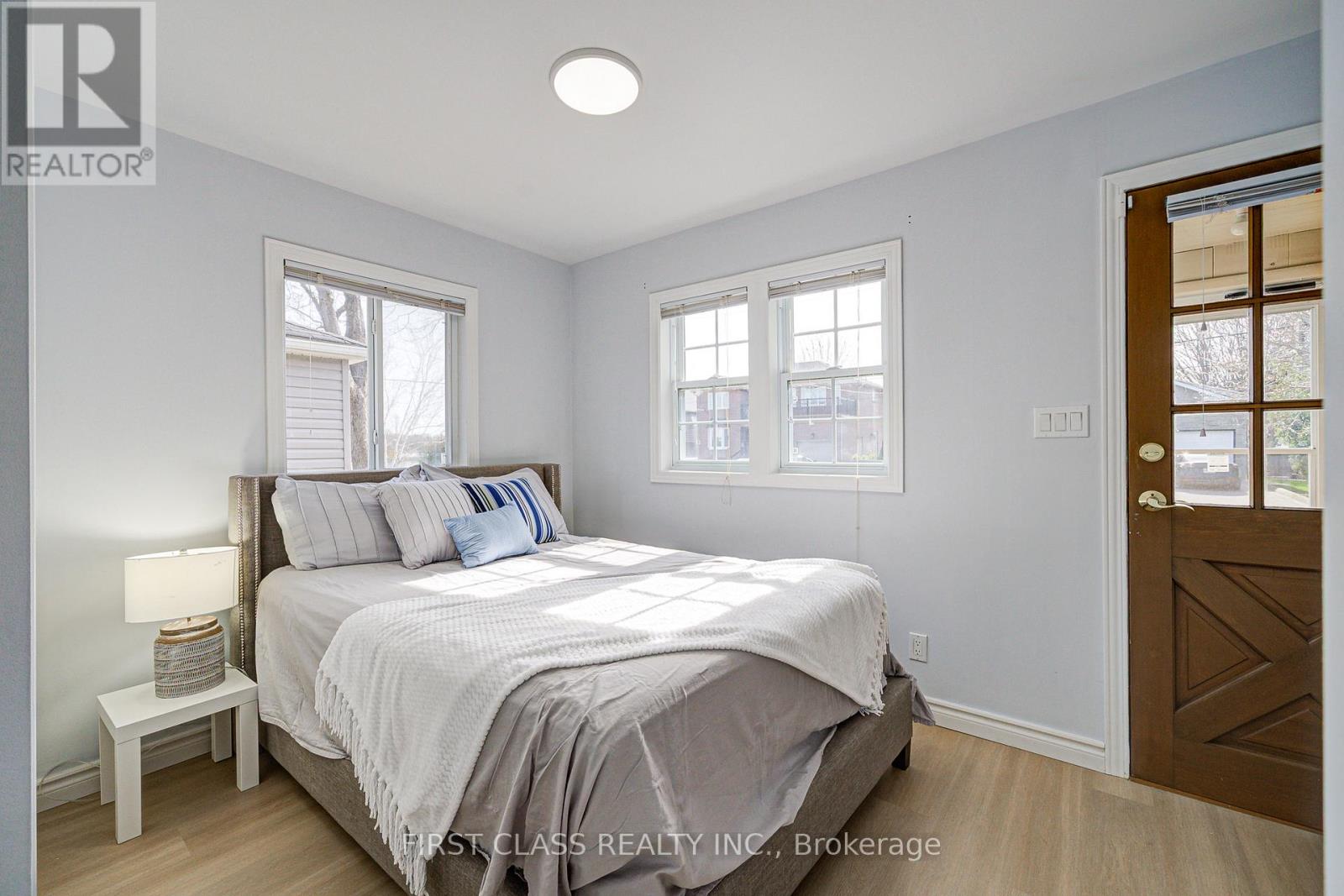 17 Willowbank Avenue, Richmond Hill, Ontario  L4E 3B4 - Photo 18 - N12511098