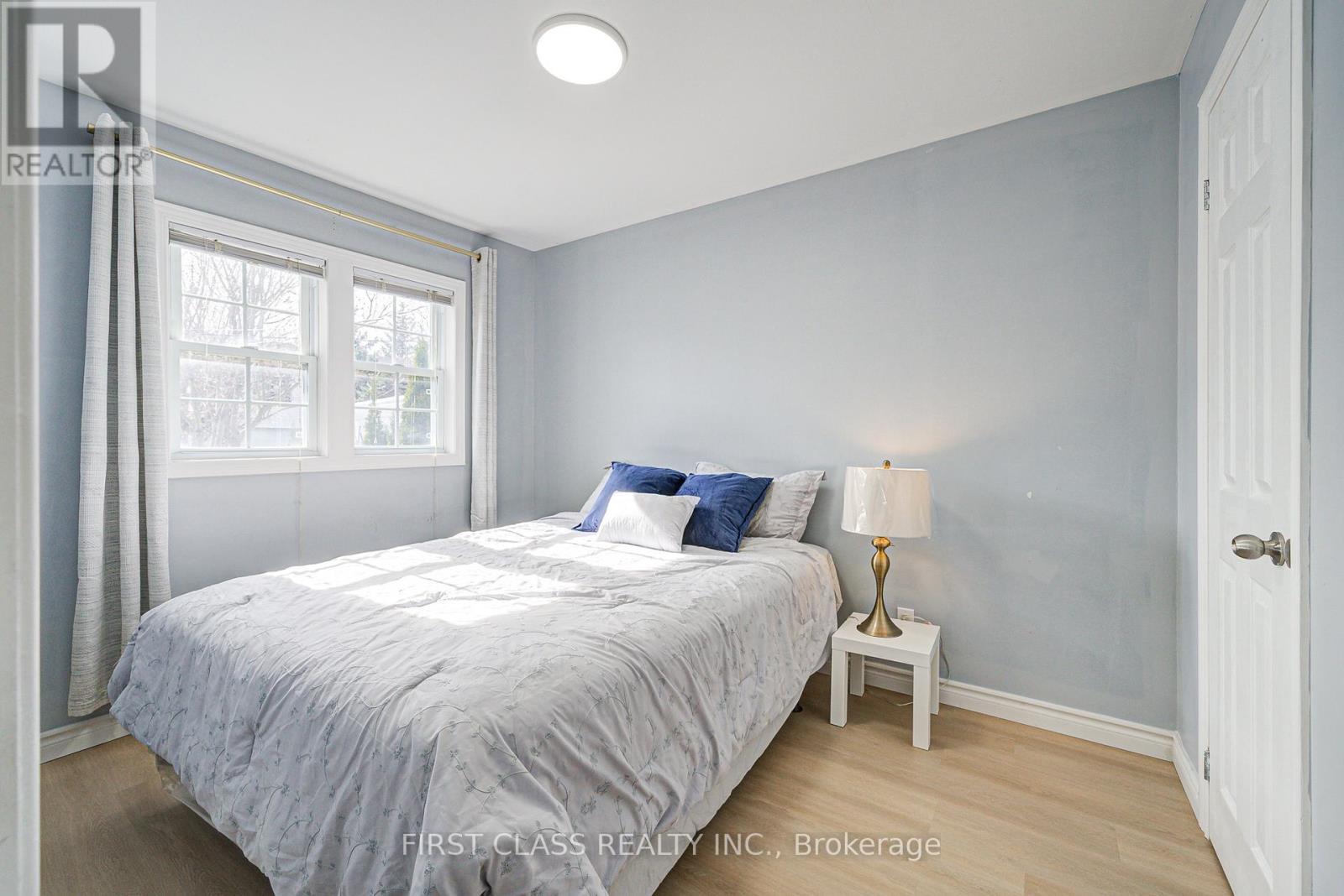 17 Willowbank Avenue, Richmond Hill, Ontario  L4E 3B4 - Photo 20 - N12511098