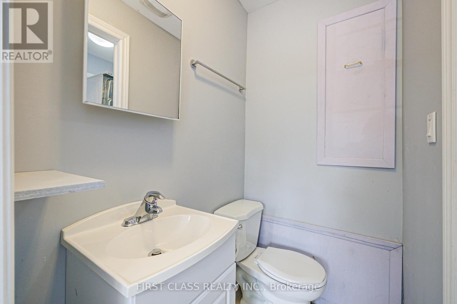 17 Willowbank Avenue, Richmond Hill, Ontario  L4E 3B4 - Photo 27 - N12511098