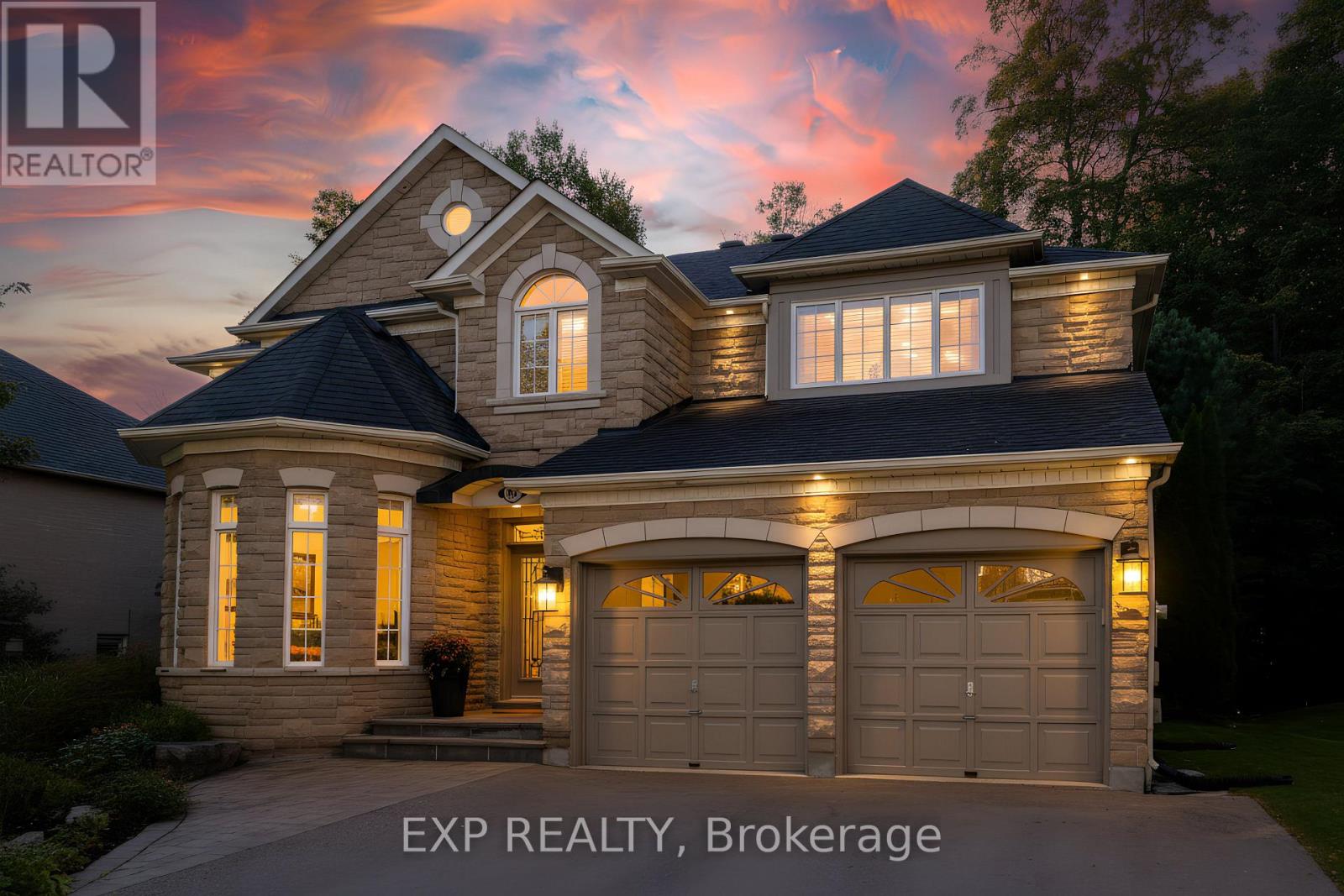 85 WILLIS DRIVE, Aurora, Ontario