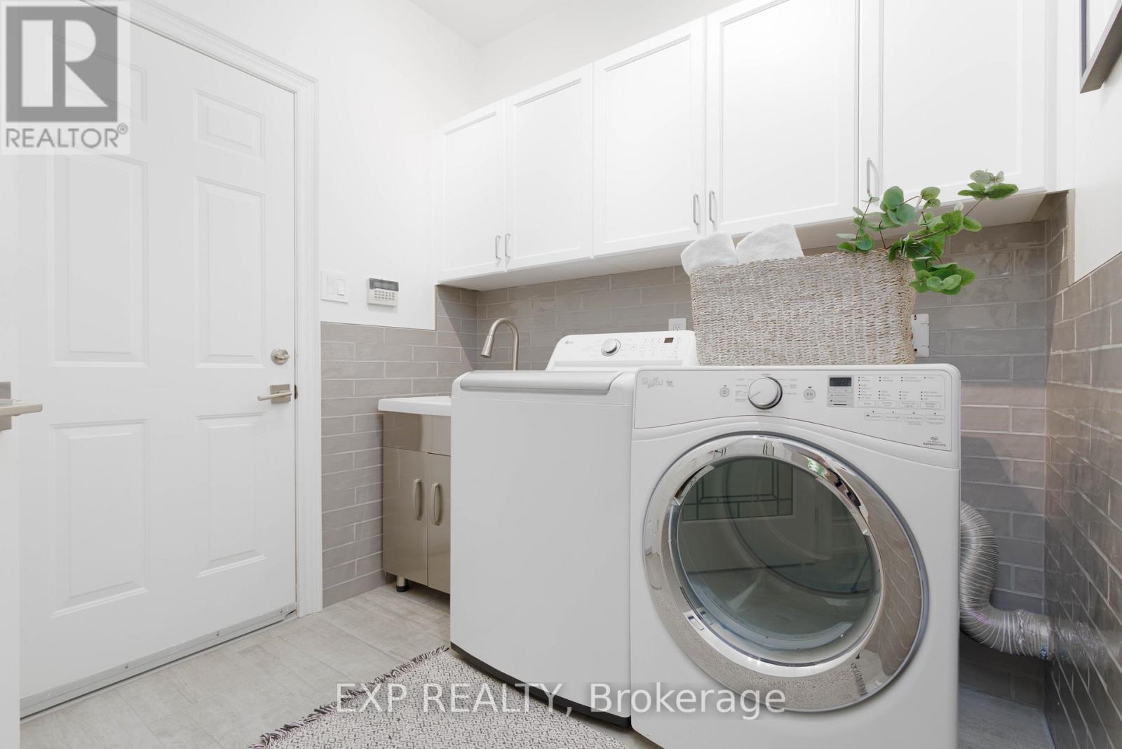 85 Willis Drive, Aurora, Ontario  L4G 5N8 - Photo 18 - N12511114