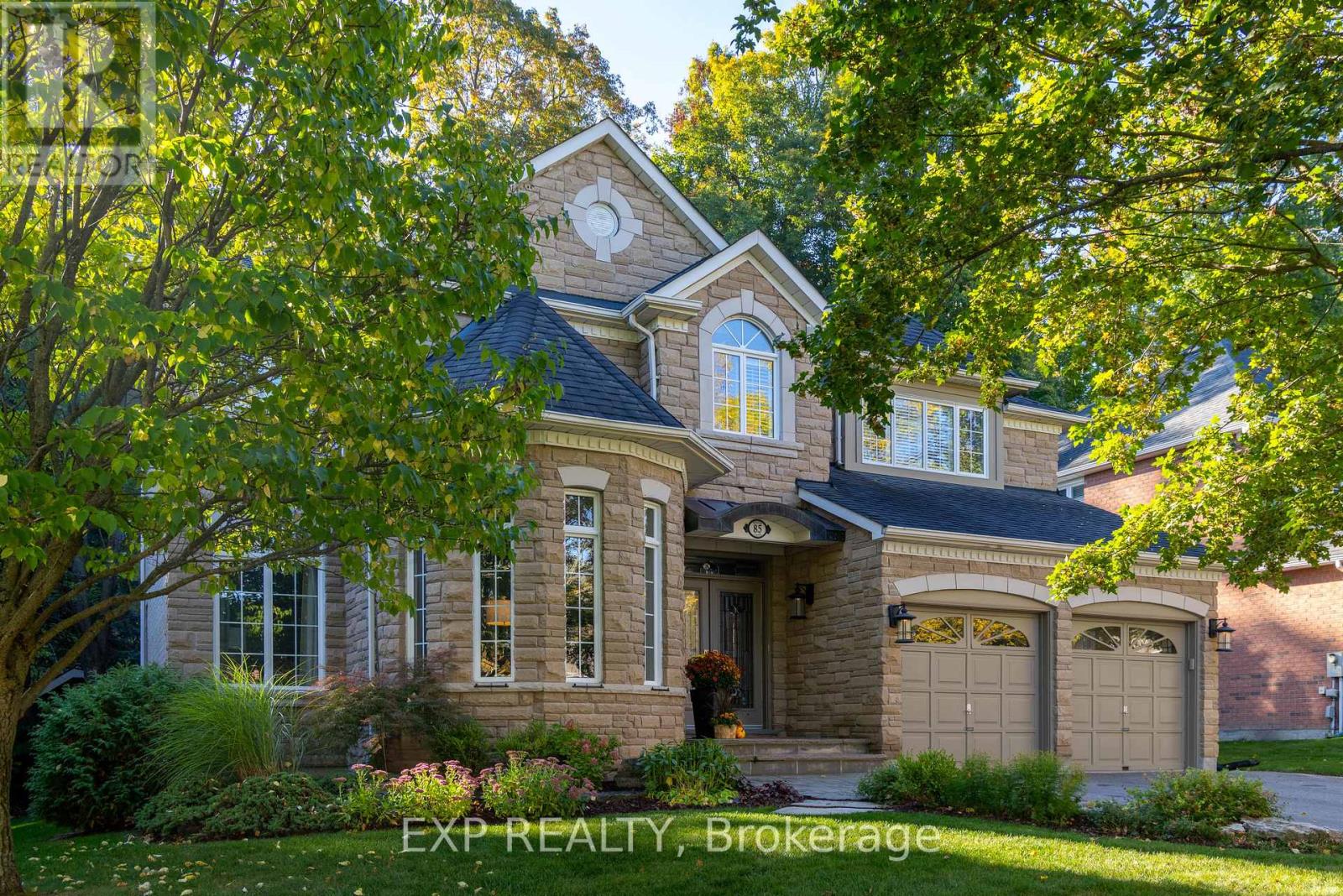 85 Willis Drive, Aurora, Ontario  L4G 5N8 - Photo 2 - N12511114