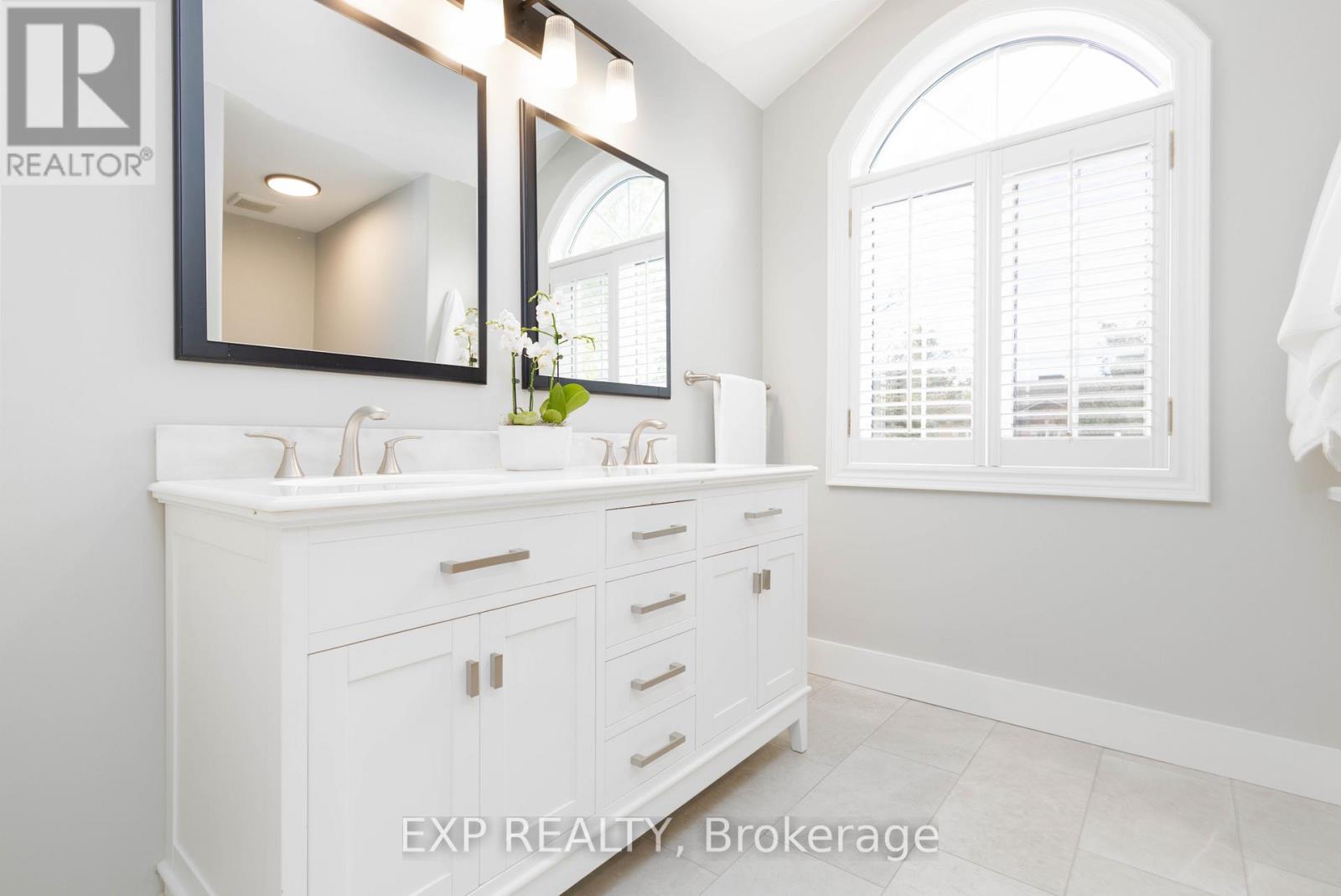 85 Willis Drive, Aurora, Ontario  L4G 5N8 - Photo 30 - N12511114