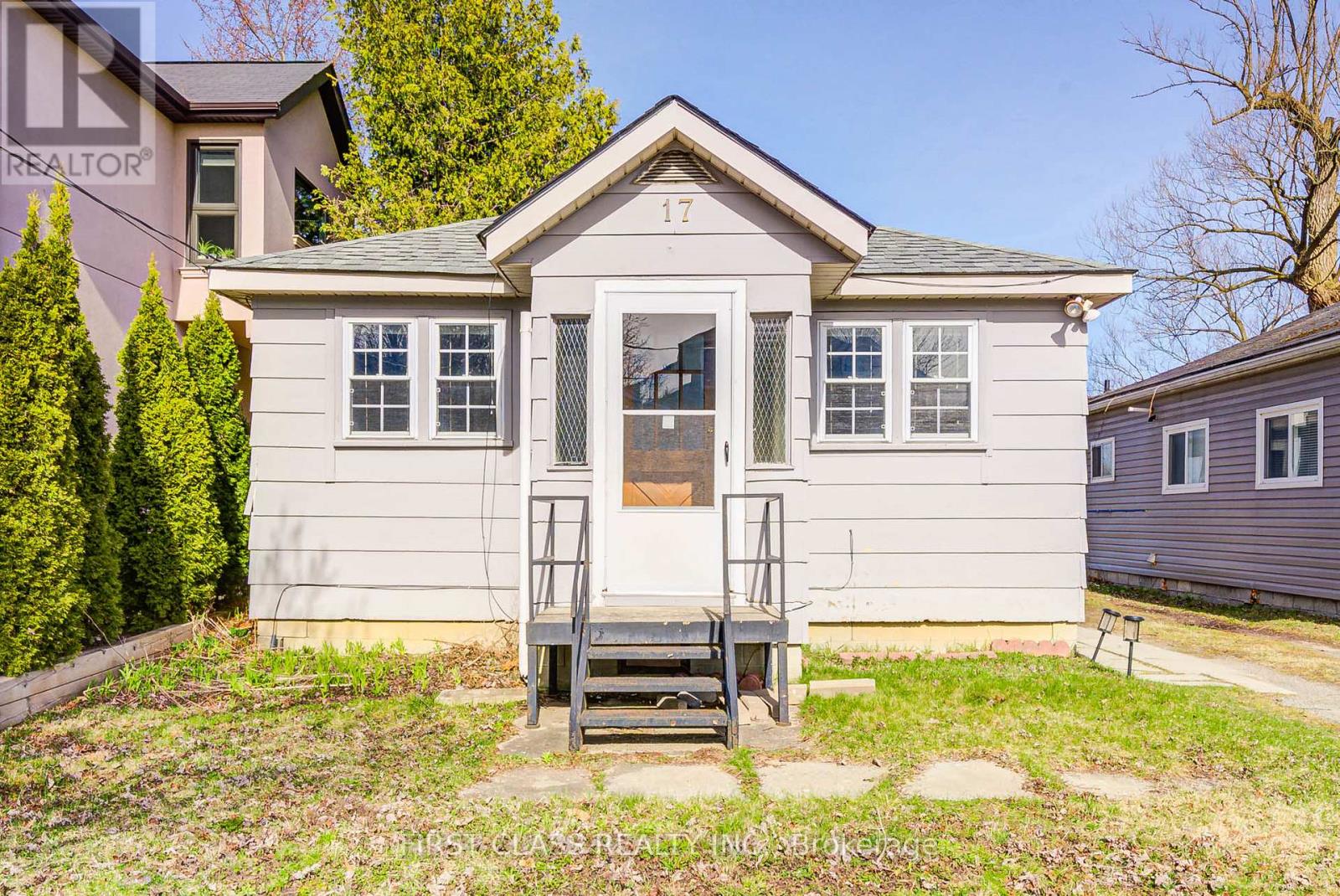 17 WILLOWBANK AVENUE, Richmond Hill, Ontario