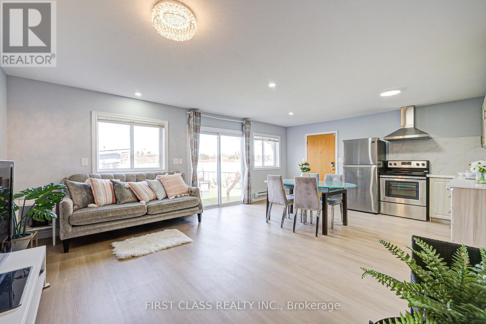 17 Willowbank Avenue, Richmond Hill, Ontario  L4E 3B4 - Photo 6 - N12511142