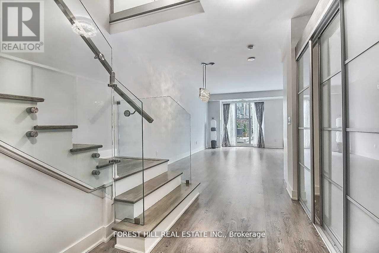 110 - 7608 YONGE STREET, Vaughan, Ontario