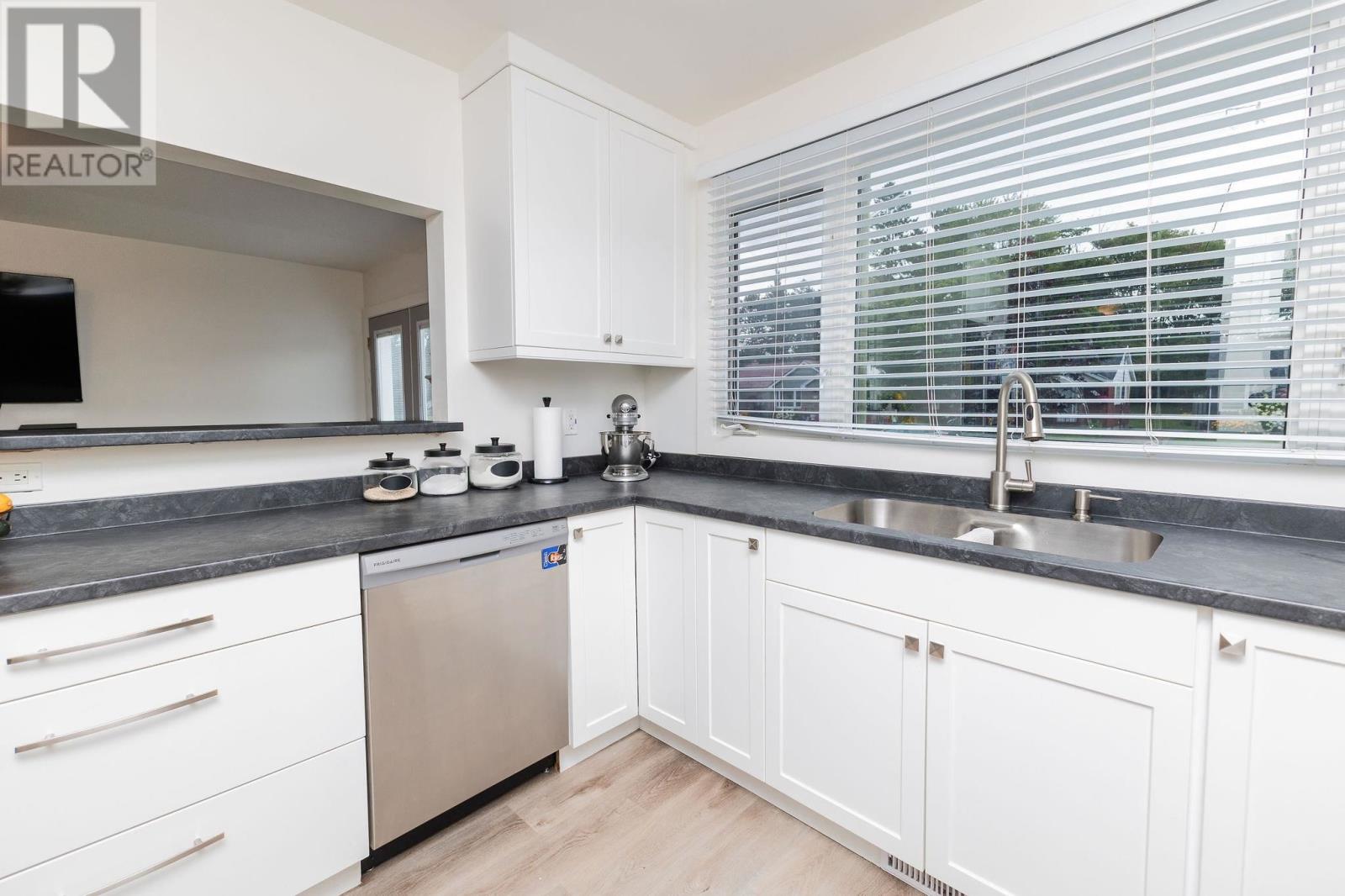 165 Hugill St, Sault Ste. Marie, Ontario  P6A 4E9 - Photo 14 - SM253171