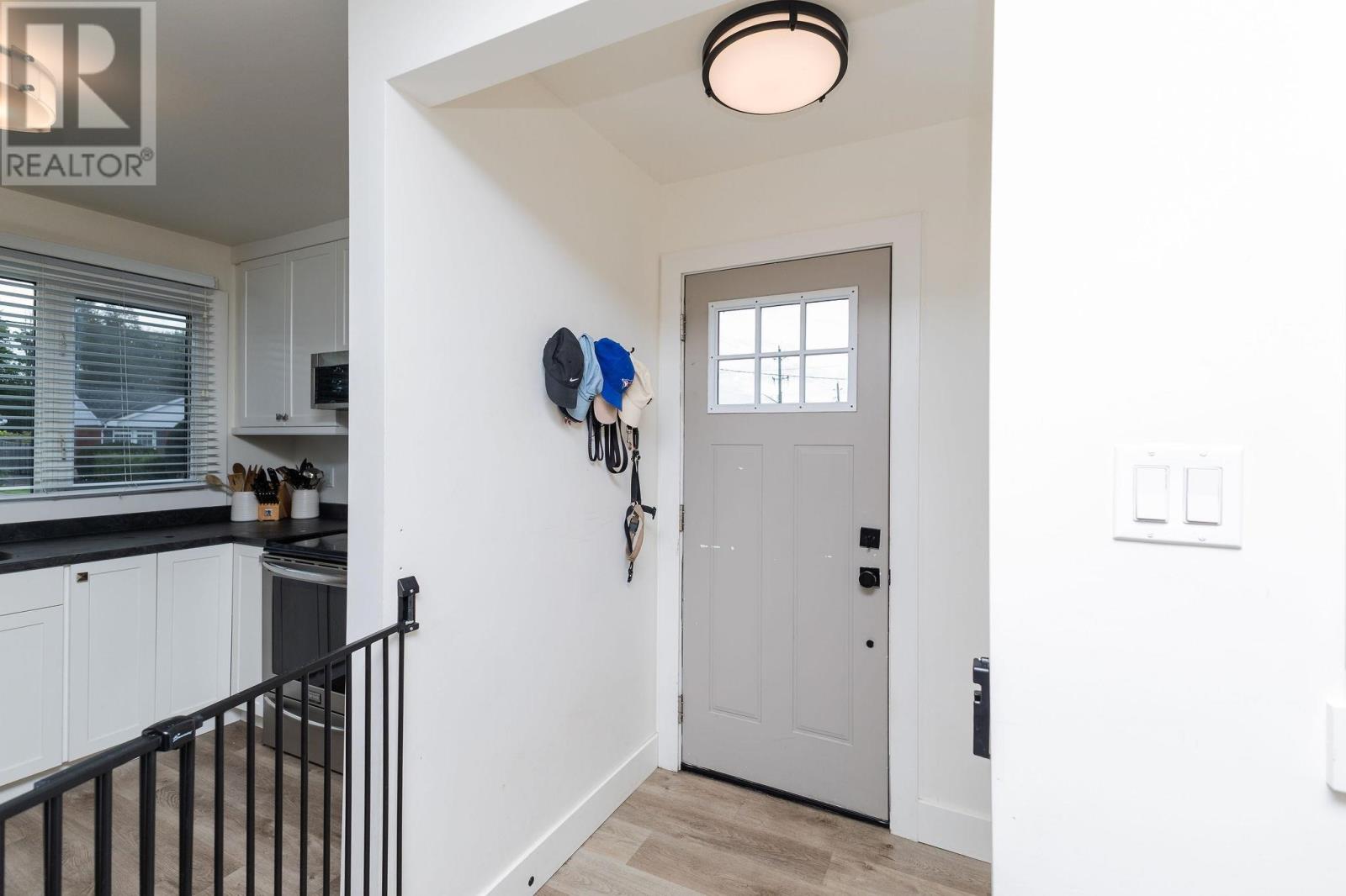 165 Hugill St, Sault Ste. Marie, Ontario  P6A 4E9 - Photo 11 - SM253171