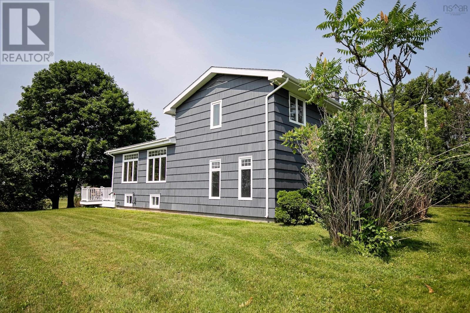 473 Highway 204, Amherst, Nova Scotia  B4H 3Y1 - Photo 3 - 202512097