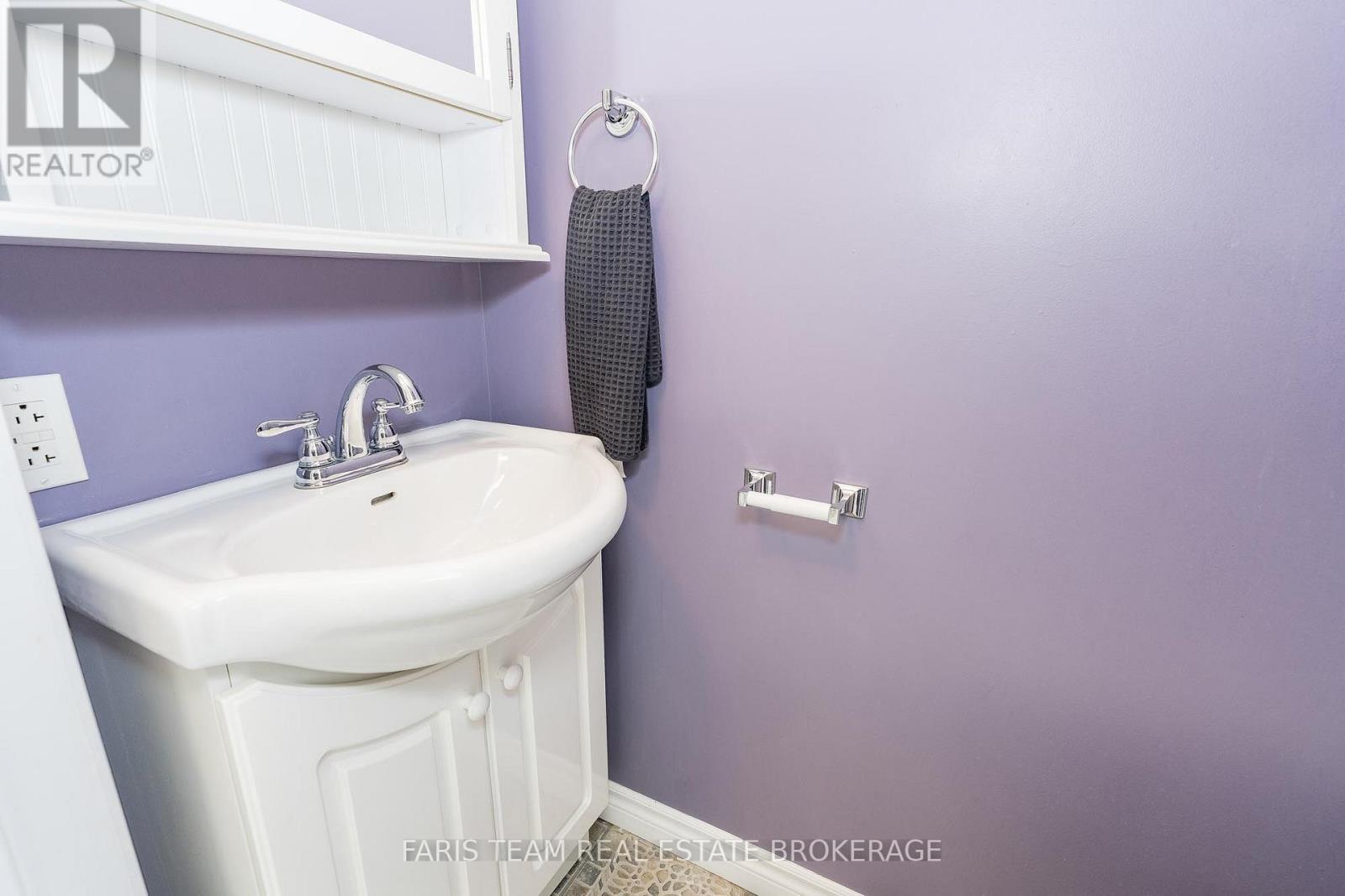 8 Glen Forest Trail, Tiny, Ontario  L0L 2T0 - Photo 13 - S12511210