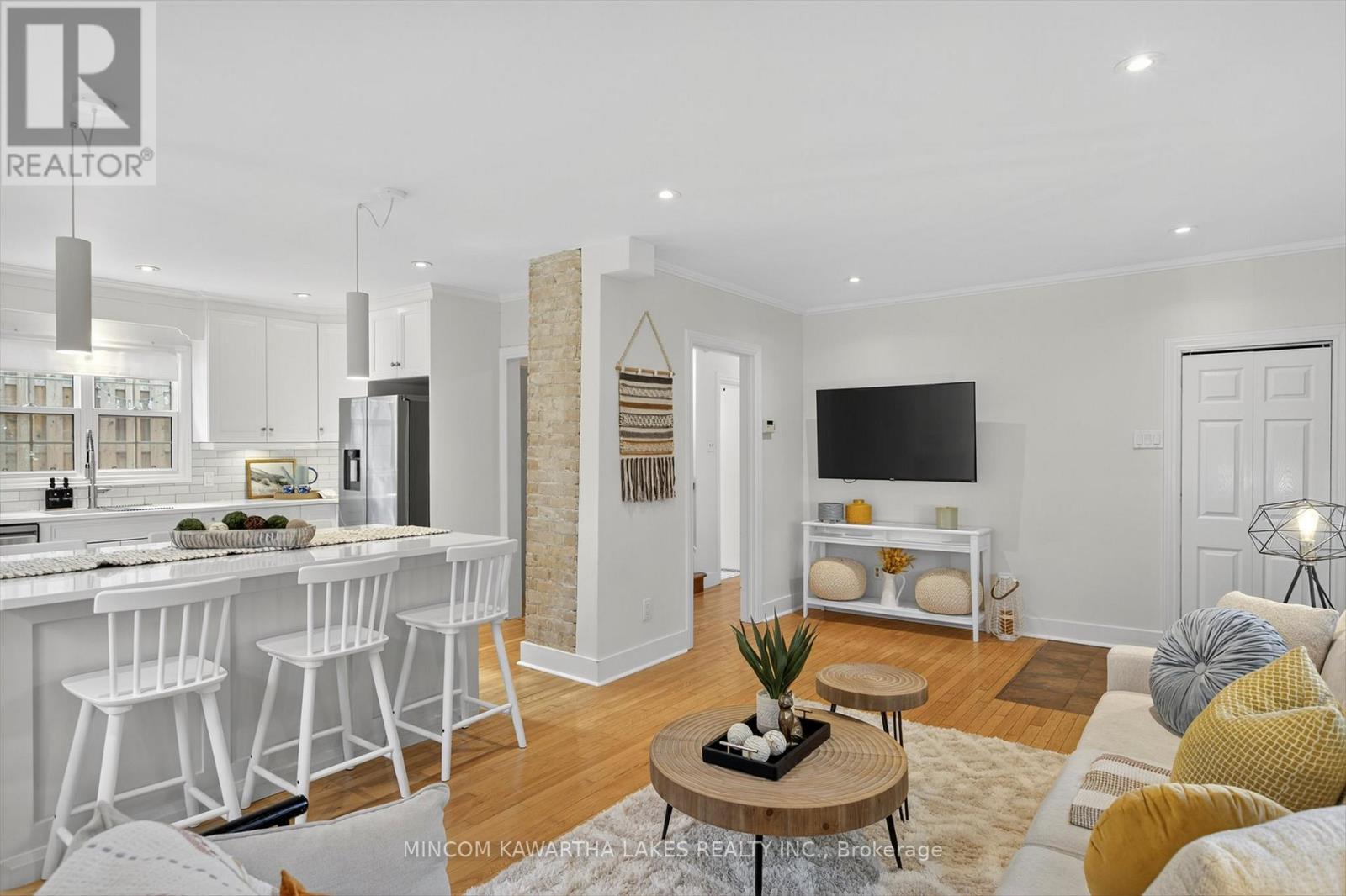 375 Albertus Avenue, Peterborough (Town Ward 3), Ontario  K9J 5Z7 - Photo 9 - X12511268