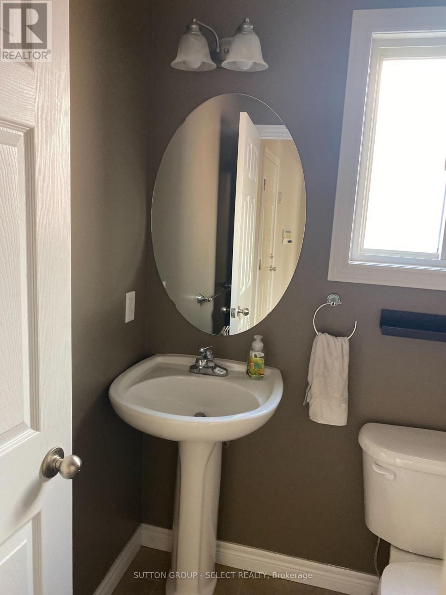 1653 Blackmaple Crescent, London East (East A), Ontario  N5Y 6L7 - Photo 16 - X12511288