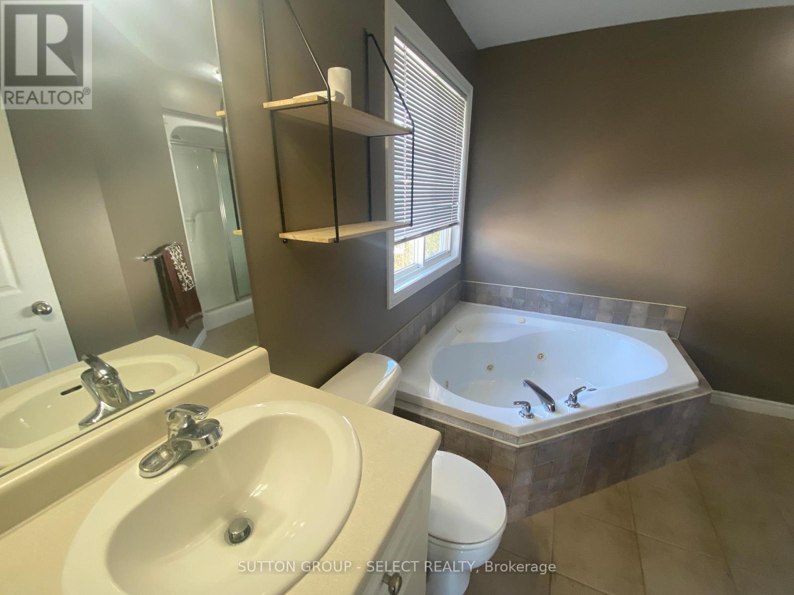 1653 Blackmaple Crescent, London East (East A), Ontario  N5Y 6L7 - Photo 20 - X12511288