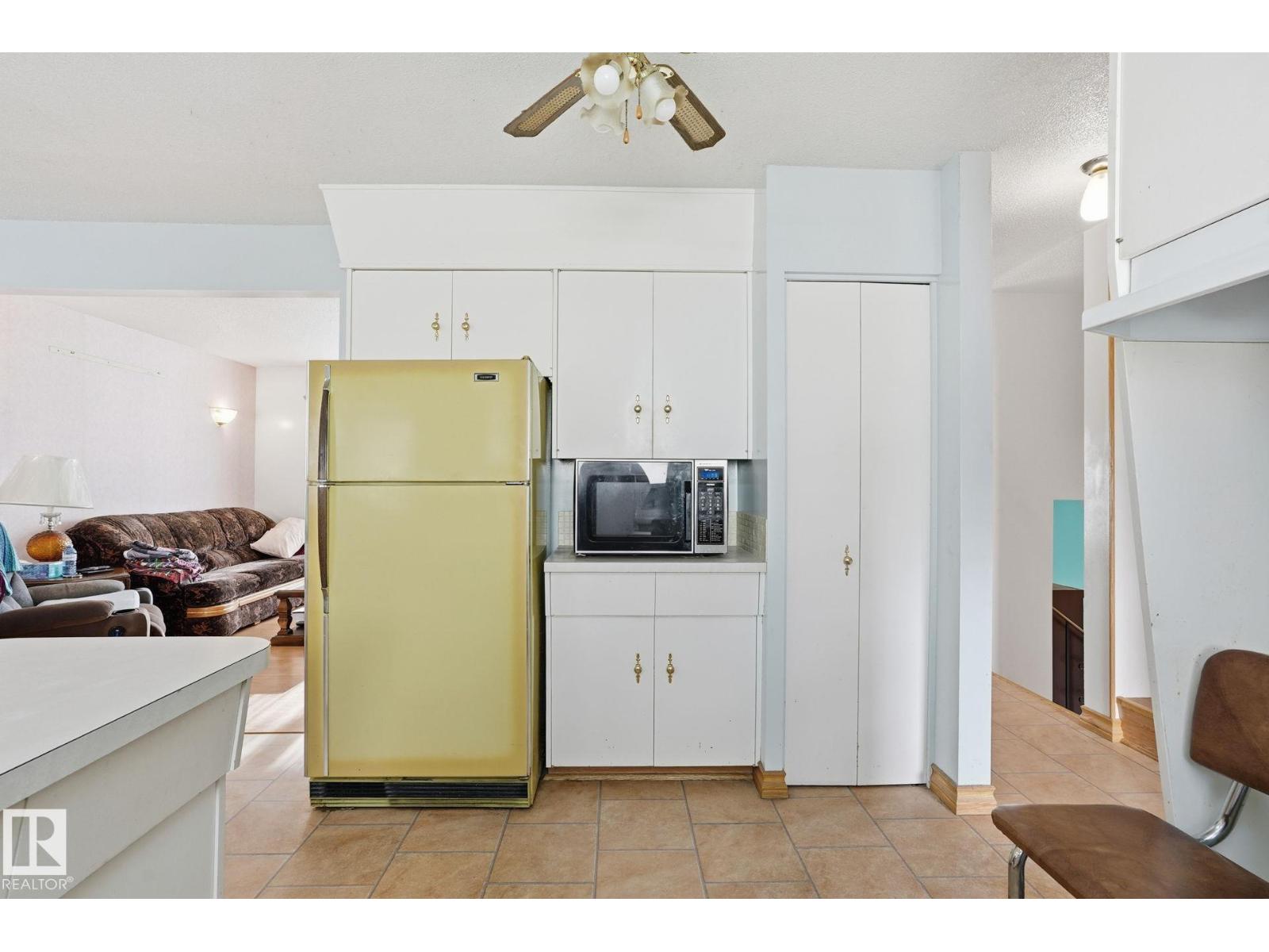 5802 42 Ave, Camrose, Alberta  T4V 2S1 - Photo 11 - E4464752