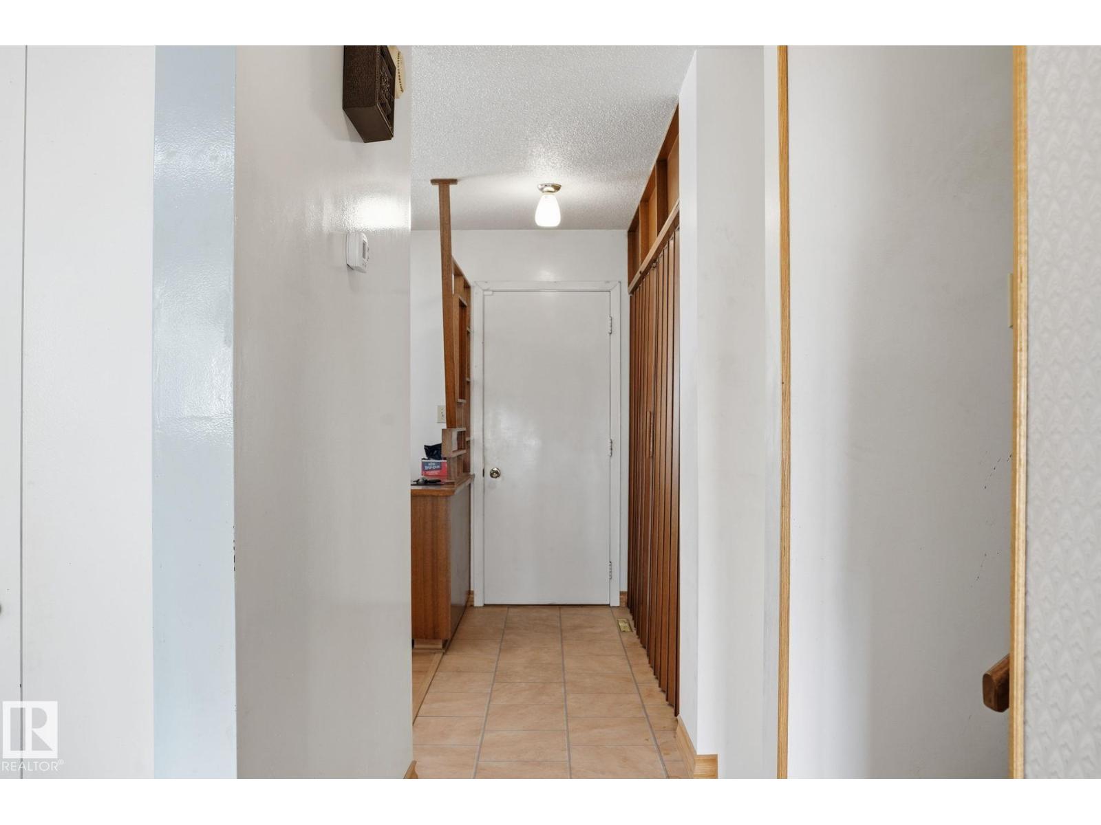 5802 42 Ave, Camrose, Alberta  T4V 2S1 - Photo 2 - E4464752