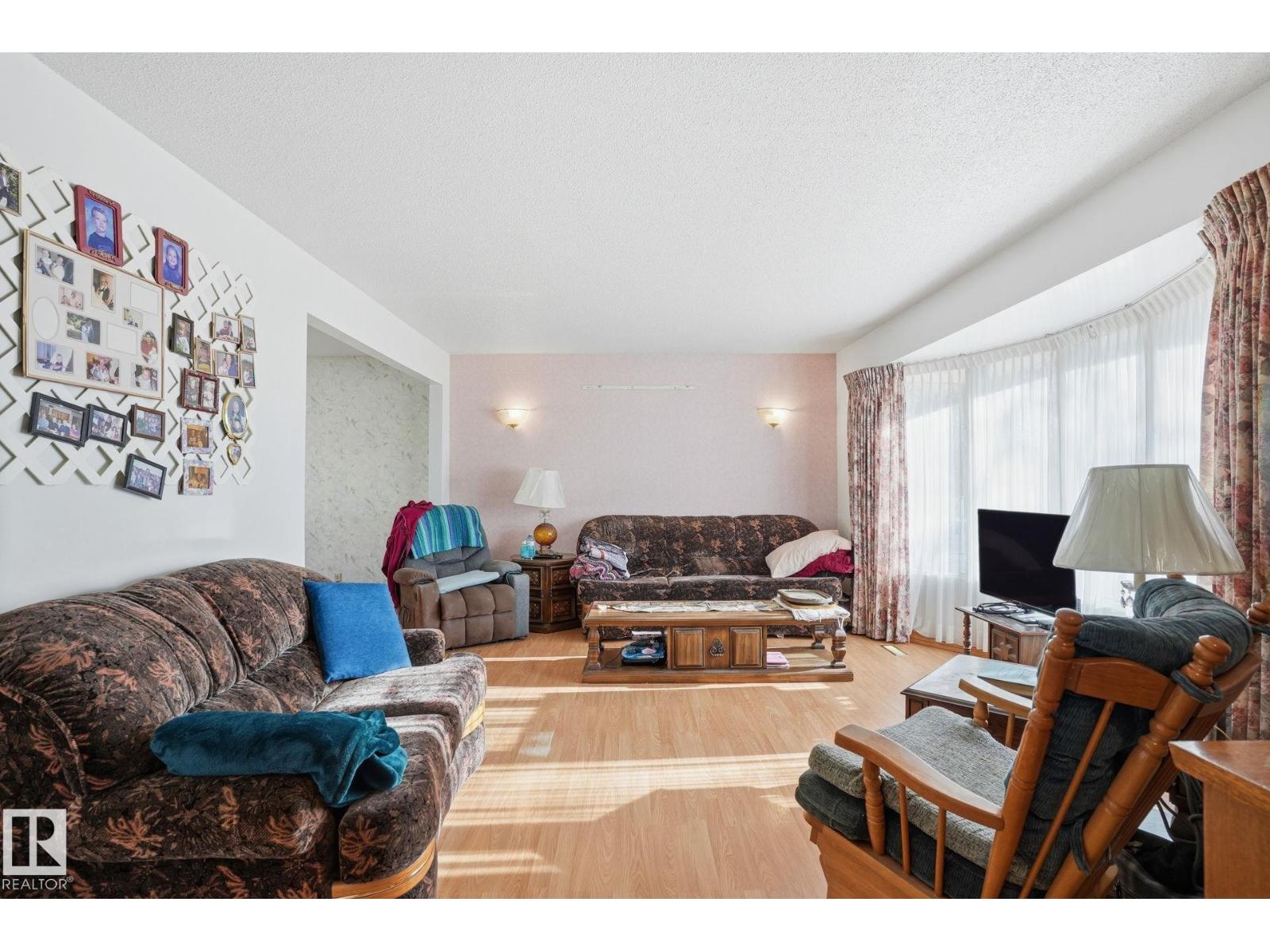 5802 42 Ave, Camrose, Alberta  T4V 2S1 - Photo 3 - E4464752