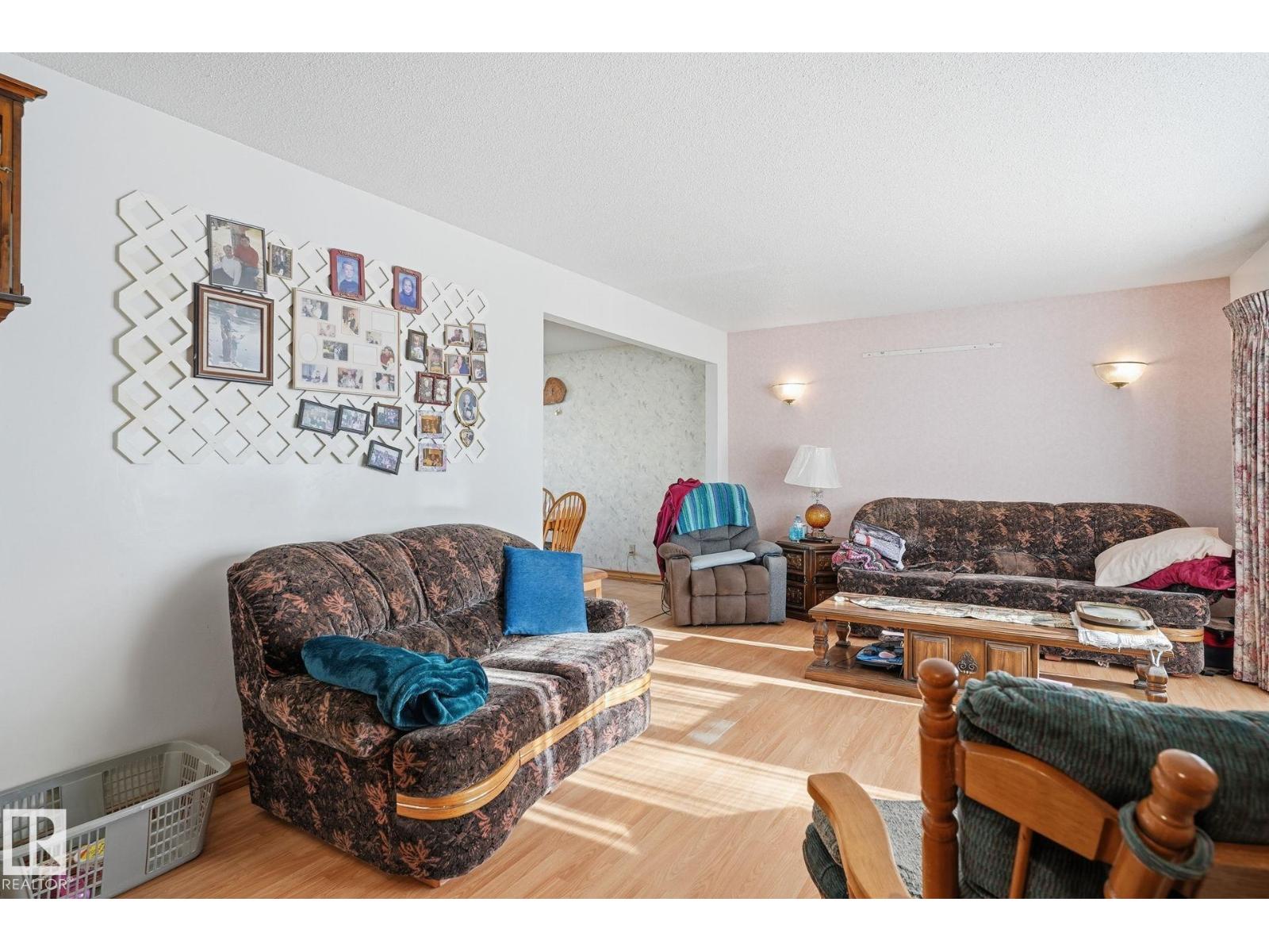 5802 42 Ave, Camrose, Alberta  T4V 2S1 - Photo 4 - E4464752