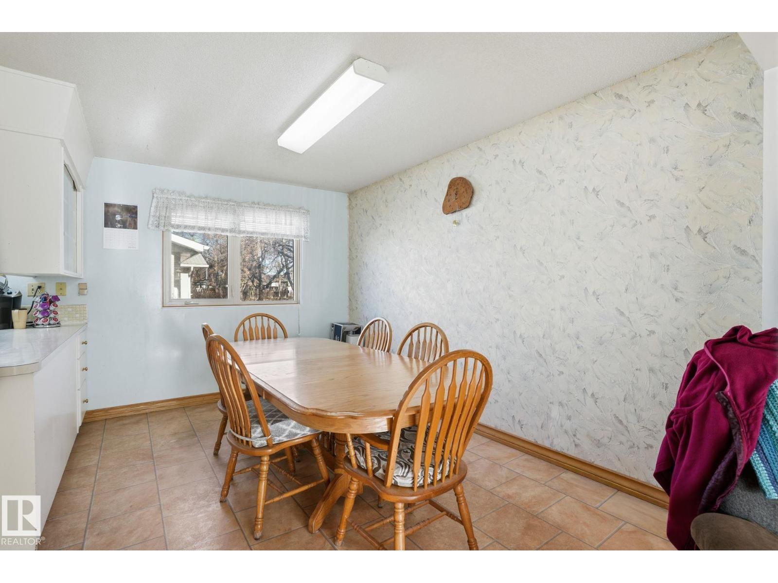 5802 42 Ave, Camrose, Alberta  T4V 2S1 - Photo 6 - E4464752