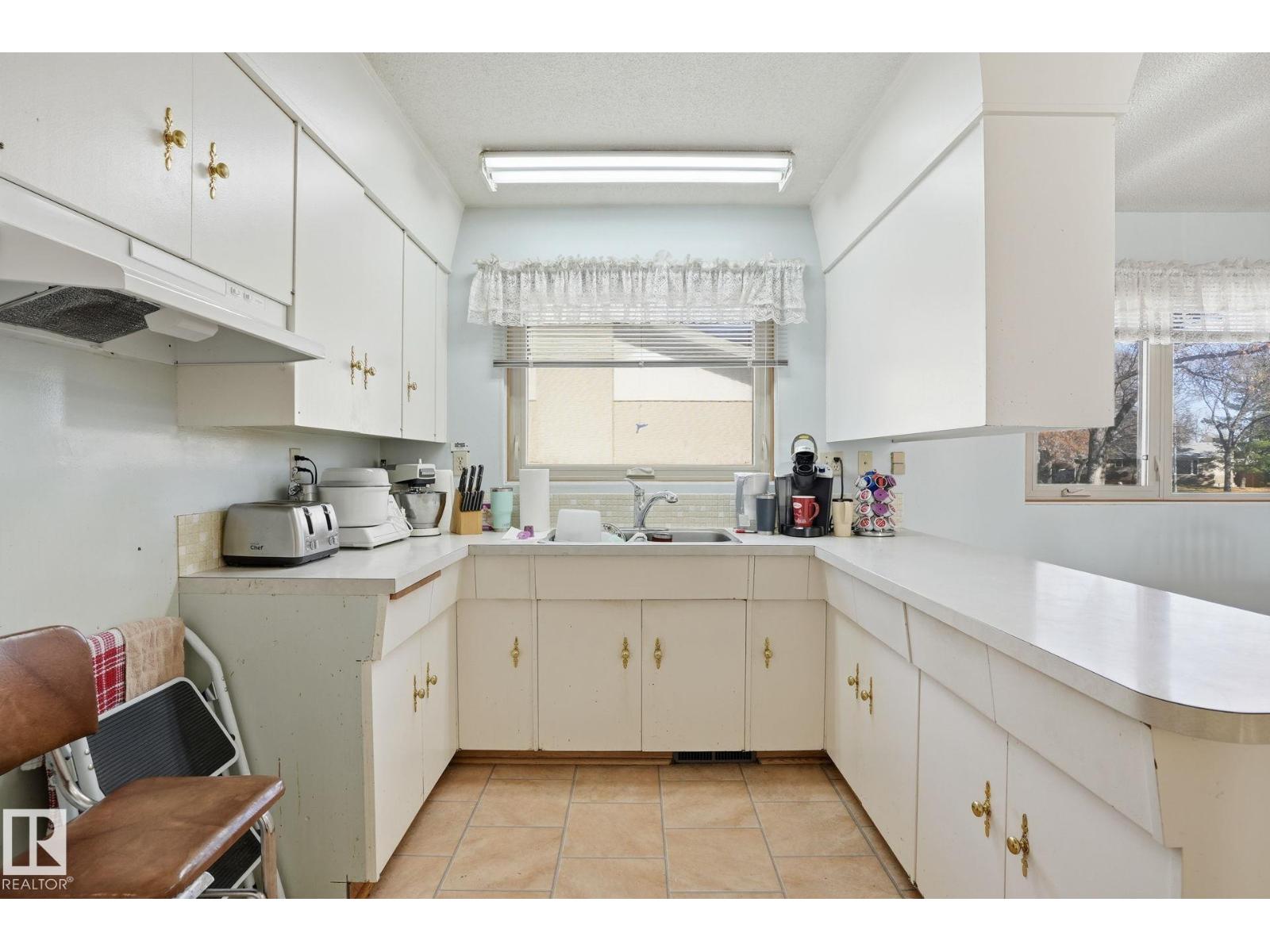 5802 42 Ave, Camrose, Alberta  T4V 2S1 - Photo 9 - E4464752