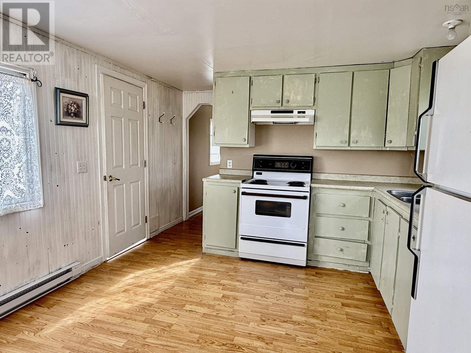 25 George Street, Clark's Harbour, Nova Scotia  B0W 1P0 - Photo 3 - 202516347