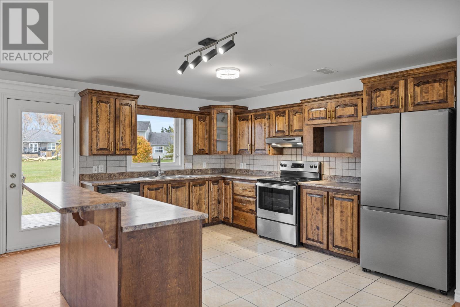 84 Bonavista Avenue, Stratford, Prince Edward Island  C1B 0E6 - Photo 11 - 202524687