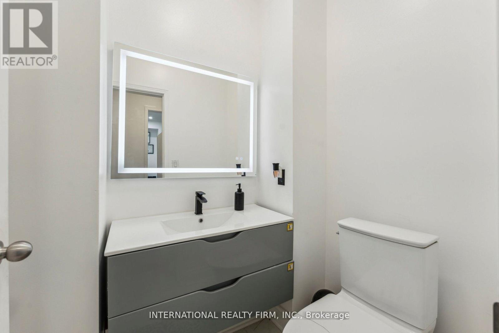 20 Lowes Hill Circle, Caledon, Ontario  L7C 2C7 - Photo 10 - W12511084