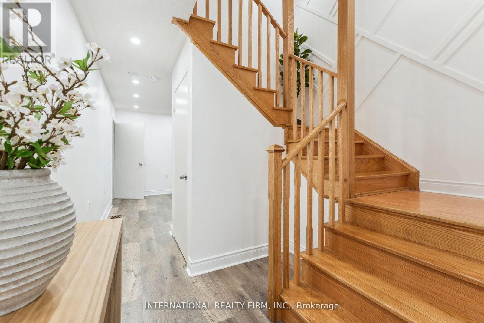 20 Lowes Hill Circle, Caledon, Ontario  L7C 2C7 - Photo 11 - W12511084