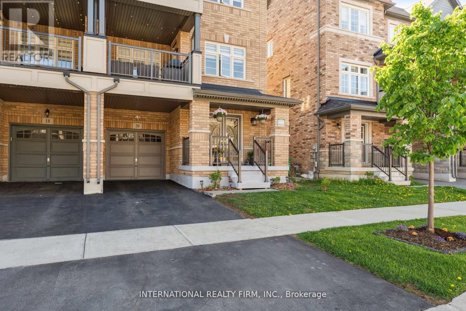 20 Lowes Hill Circle, Caledon, Ontario  L7C 2C7 - Photo 3 - W12511084