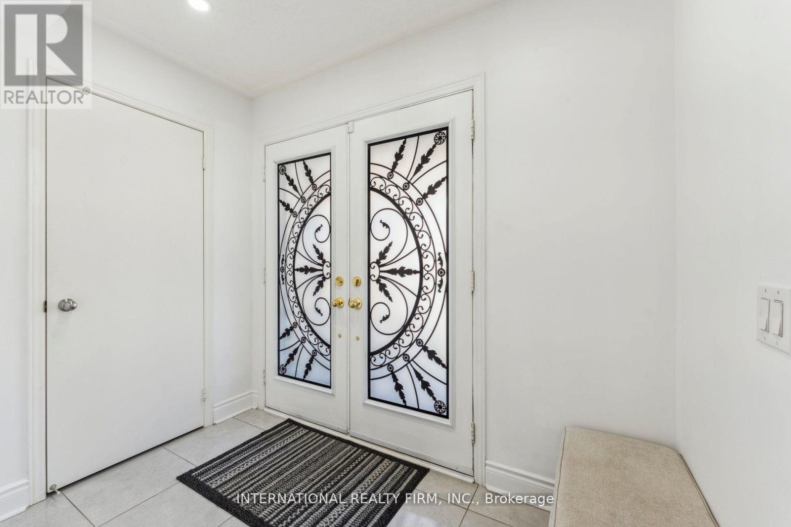 20 Lowes Hill Circle, Caledon, Ontario  L7C 2C7 - Photo 6 - W12511084