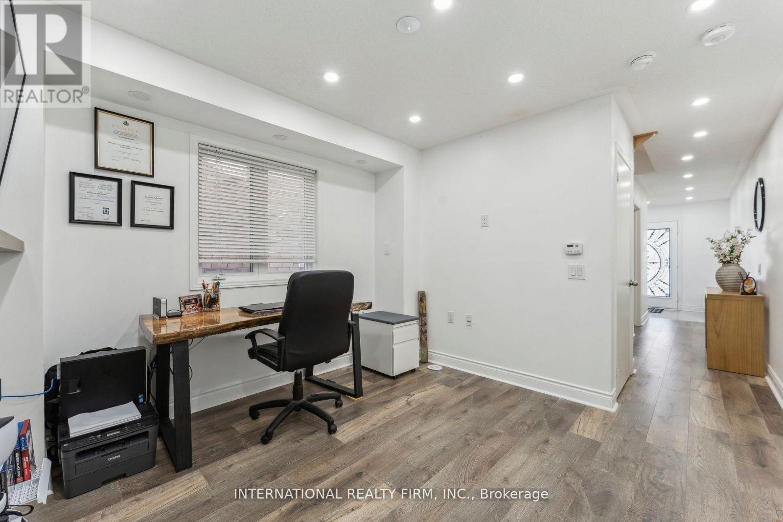 20 Lowes Hill Circle, Caledon, Ontario  L7C 2C7 - Photo 8 - W12511084