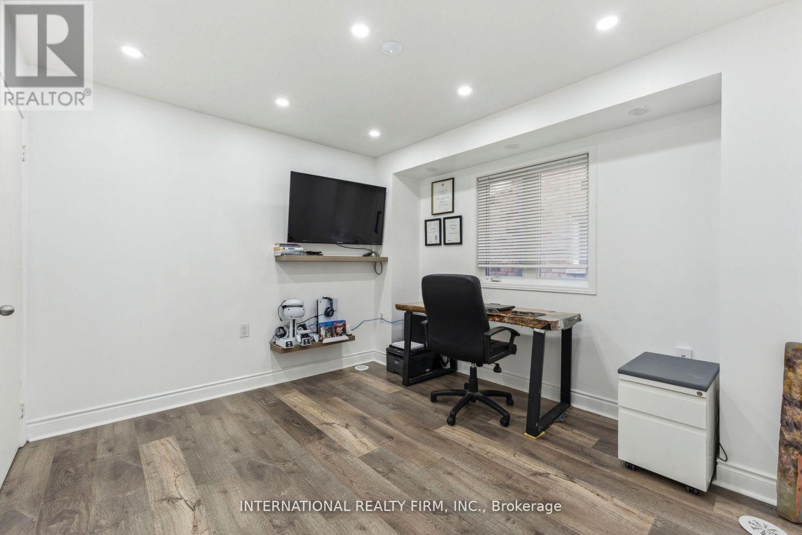 20 Lowes Hill Circle, Caledon, Ontario  L7C 2C7 - Photo 9 - W12511084