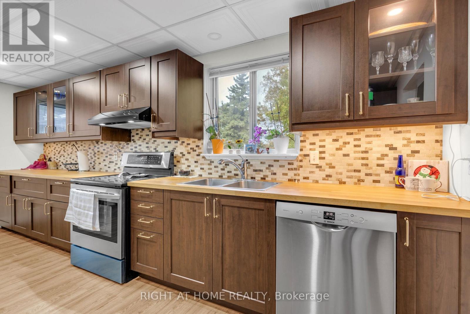 36 Welbeck Drive, Brampton, Ontario  L6X 2L1 - Photo 17 - W12511118