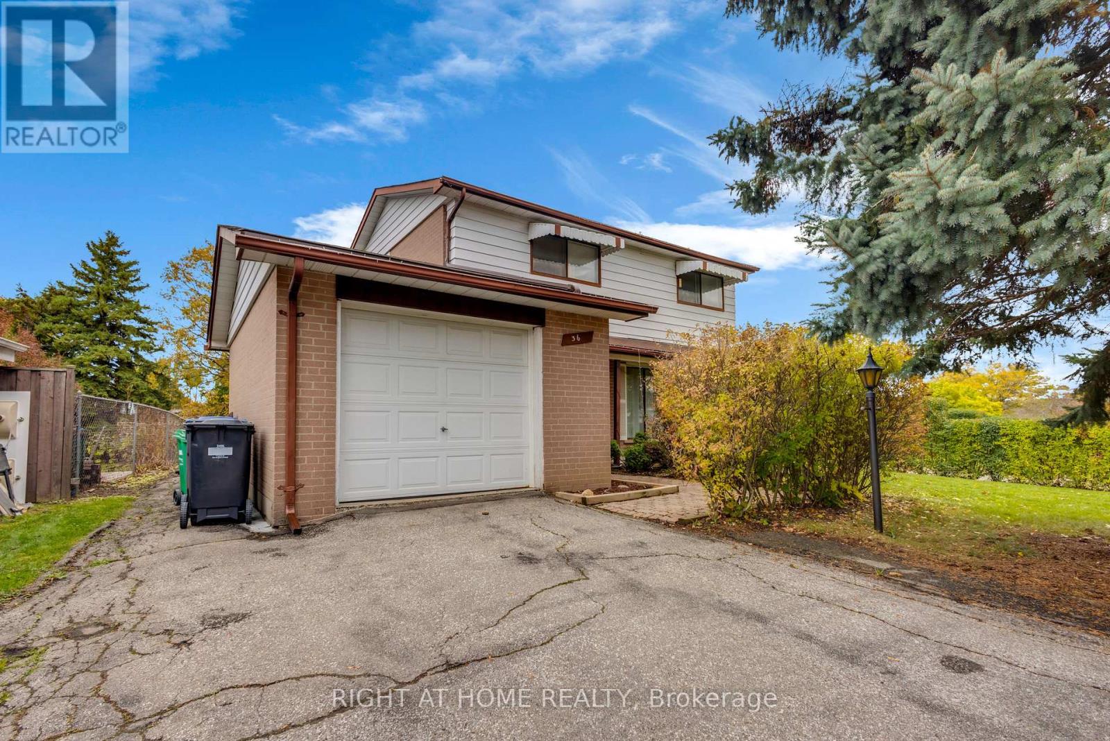 36 Welbeck Drive, Brampton, Ontario  L6X 2L1 - Photo 6 - W12511118