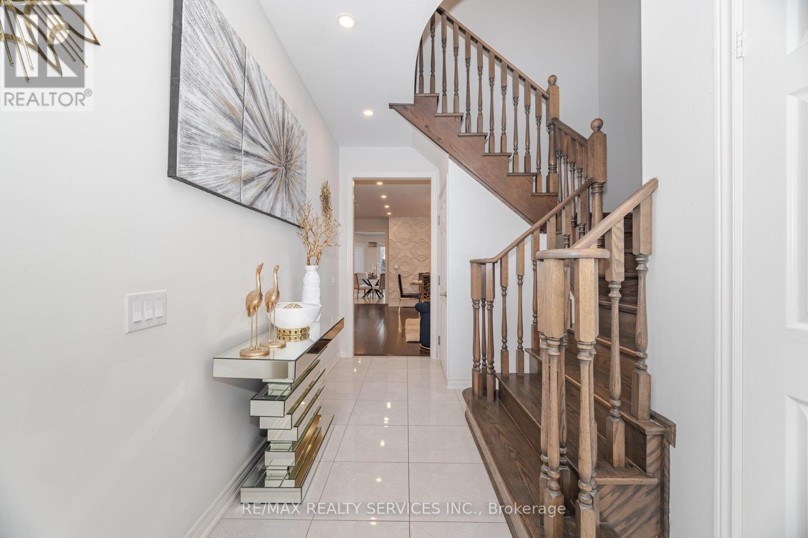 52 Blackberry Valley Crescent, Caledon, Ontario  L7C 3Z9 - Photo 3 - W12511122