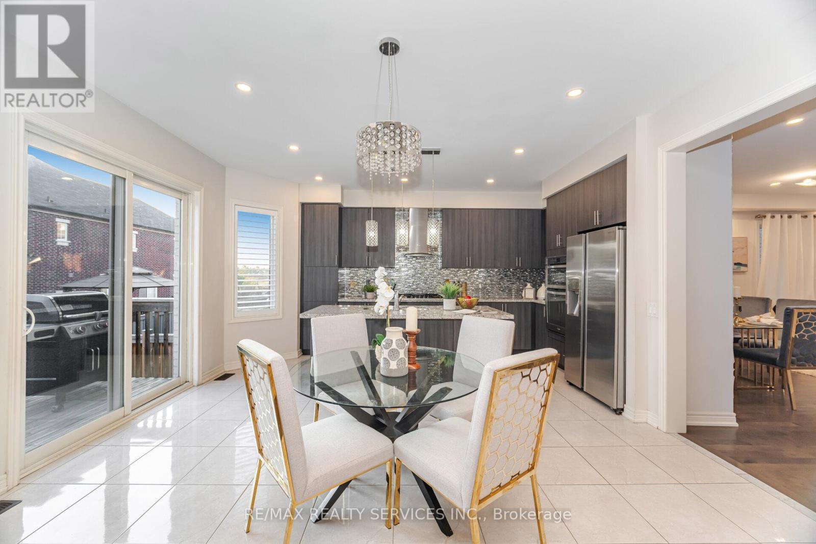 52 Blackberry Valley Crescent, Caledon, Ontario  L7C 3Z9 - Photo 8 - W12511122