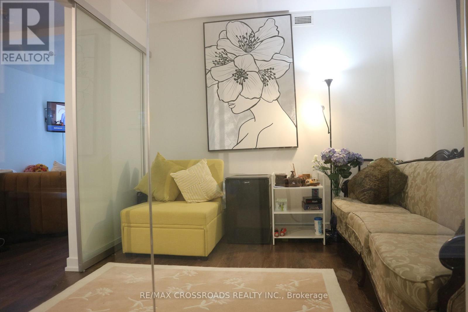 315 - 3100 Keele Street, Toronto, Ontario  M3M 0E1 - Photo 4 - W12511124