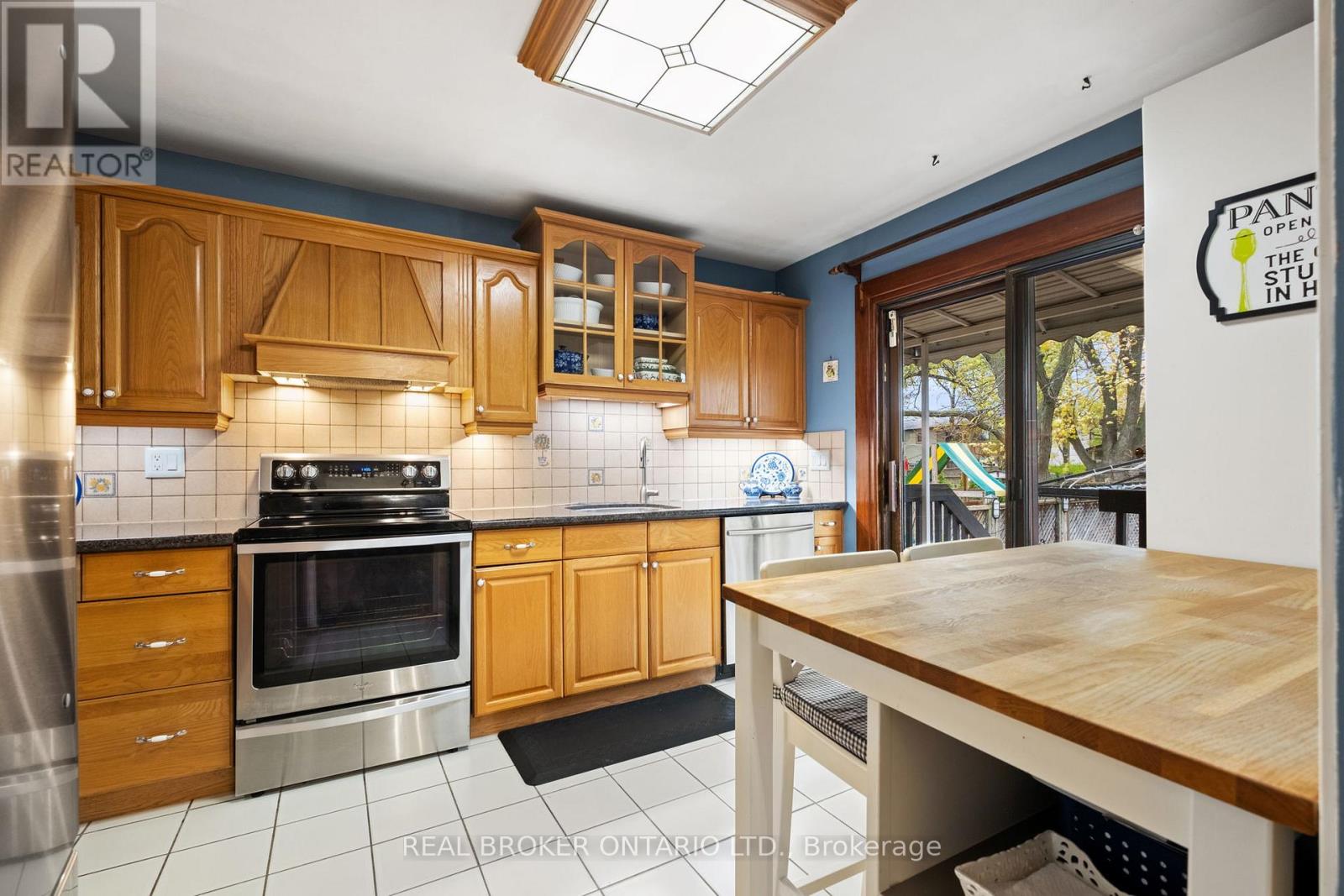 6891 Shelter Bay Road, Mississauga, Ontario  L5N 1T8 - Photo 10 - W12511154