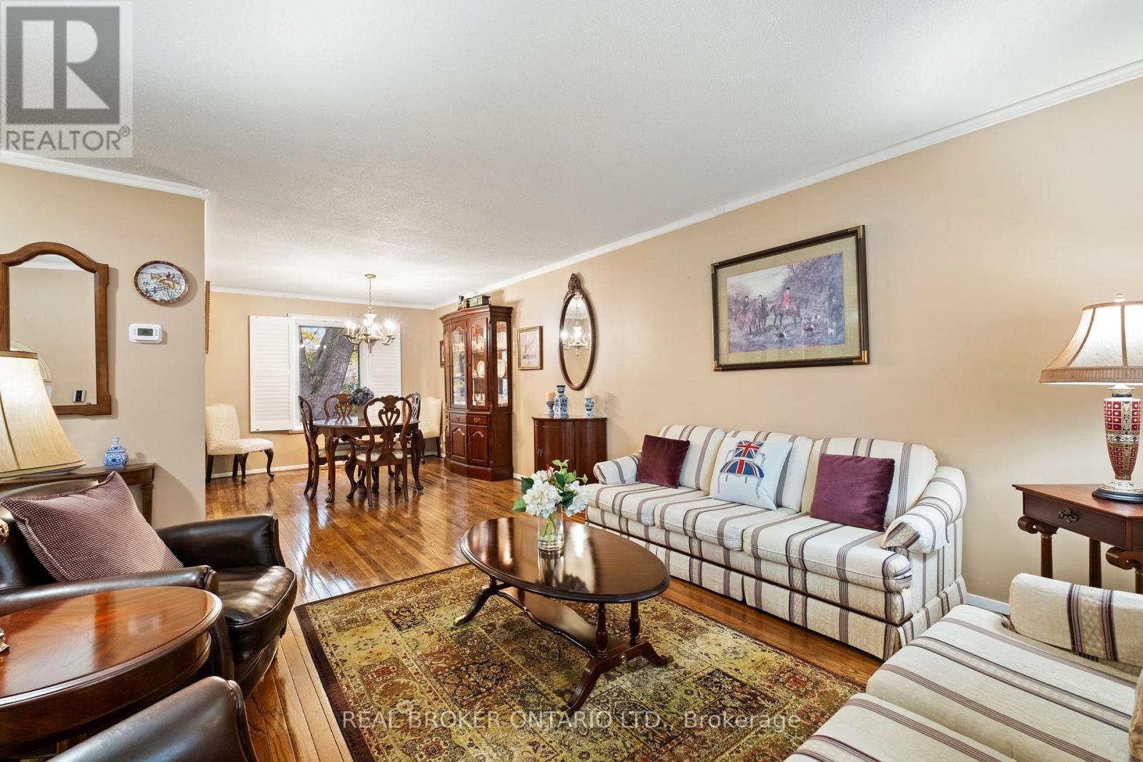 6891 Shelter Bay Road, Mississauga, Ontario  L5N 1T8 - Photo 6 - W12511154