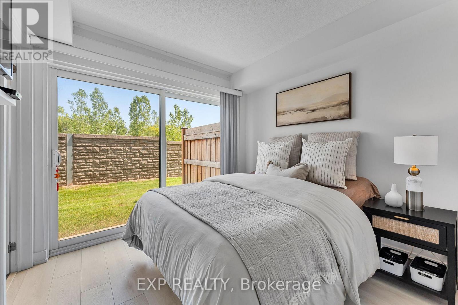 90 - 1121 Cooke Boulevard, Burlington (Lasalle), Ontario  L7T 0C4 - Photo 3 - W12511172