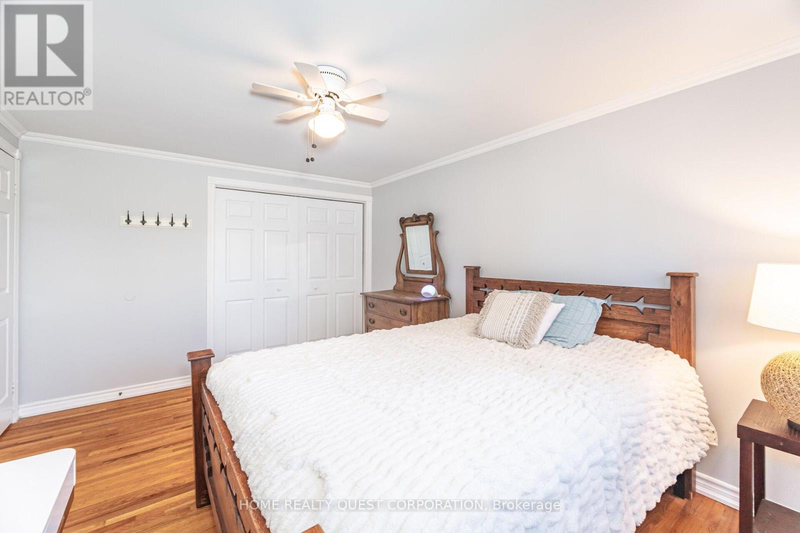 2715 Hollington Crescent, Mississauga (Sheridan), Ontario  L5K 1E8 - Photo 16 - W12511176