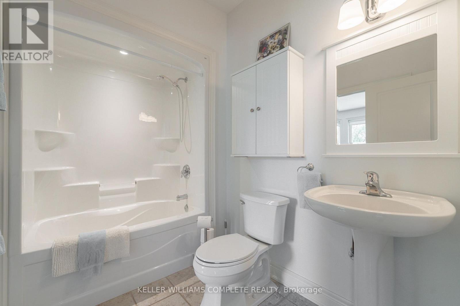 110 Sunrise Court, Fort Erie, Ontario  L0S 1N0 - Photo 17 - X12511270