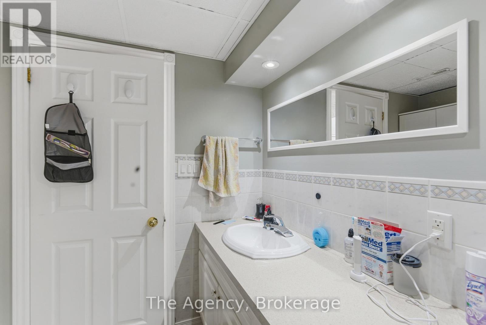 14 Heywood Avenue, St. Catharines, Ontario  L2M 2M8 - Photo 15 - X12511306