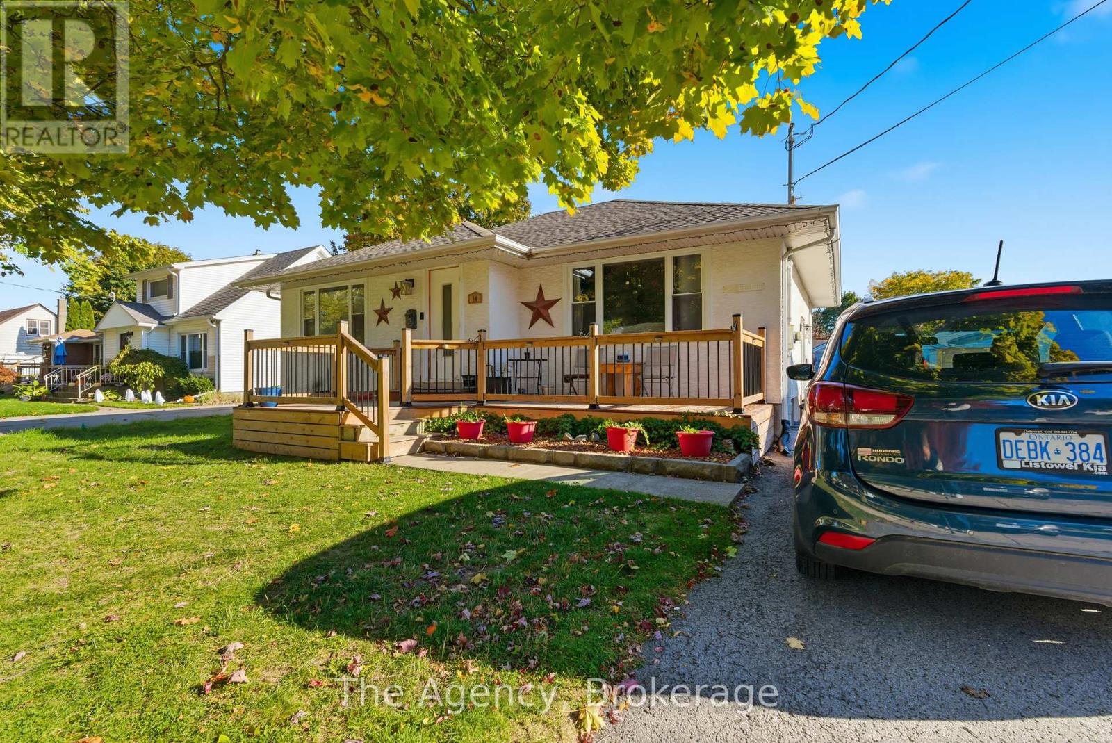 14 Heywood Avenue, St. Catharines, Ontario  L2M 2M8 - Photo 4 - X12511306