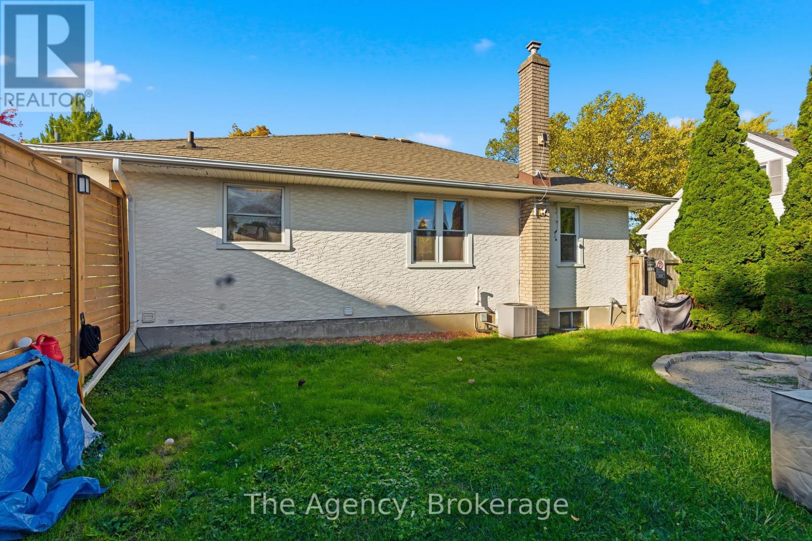 14 Heywood Avenue, St. Catharines, Ontario  L2M 2M8 - Photo 6 - X12511306